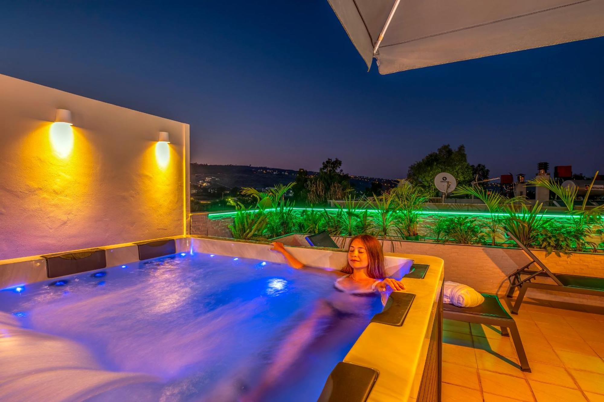 Delight Luxury Residences - 수다 객실 사진